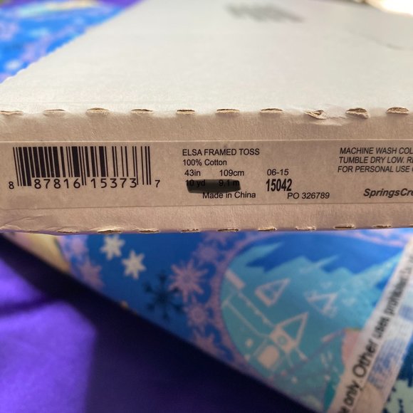 New📌Disney Frozen Elsa Framed Toss  Fabric 3 yard - Picture 3 of 9